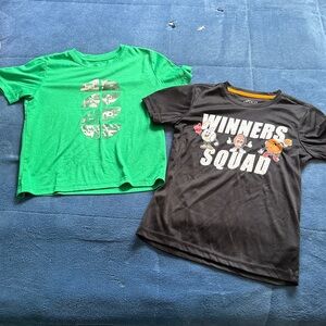 2 Boys Graphic T-Shirts-size S